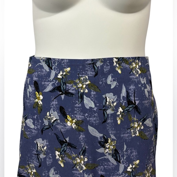 Trisisto Femme, Floral Pencil Skirt, Size 4, Blue, White, Green - Picture 3 of 9